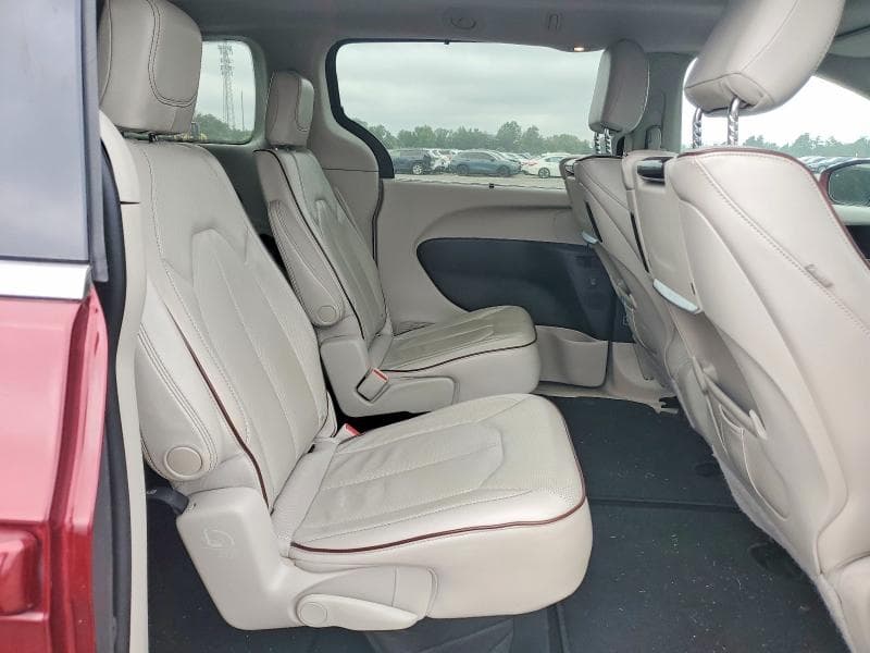 2017 CHRYSLER PACIFICA LIMITED 11