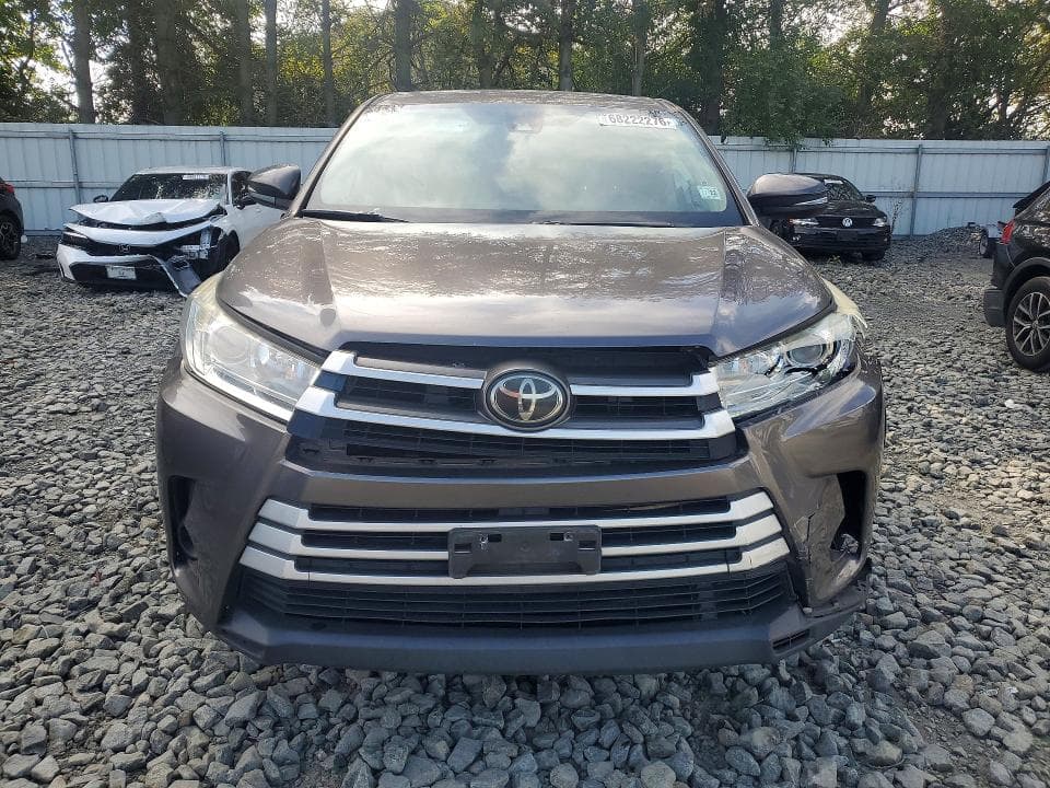 2018 TOYOTA HIGHLANDER LE 5