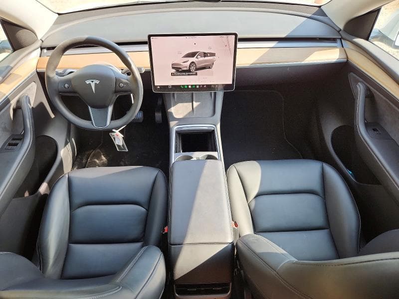2023 TESLA MODEL Y 8