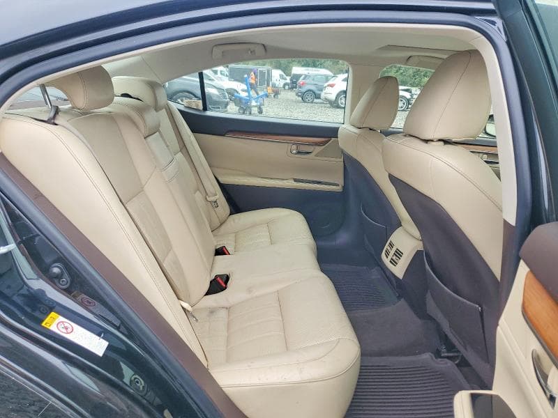 2017 LEXUS ES 300H 10