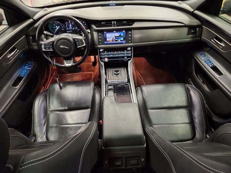 2018 JAGUAR XF S 8