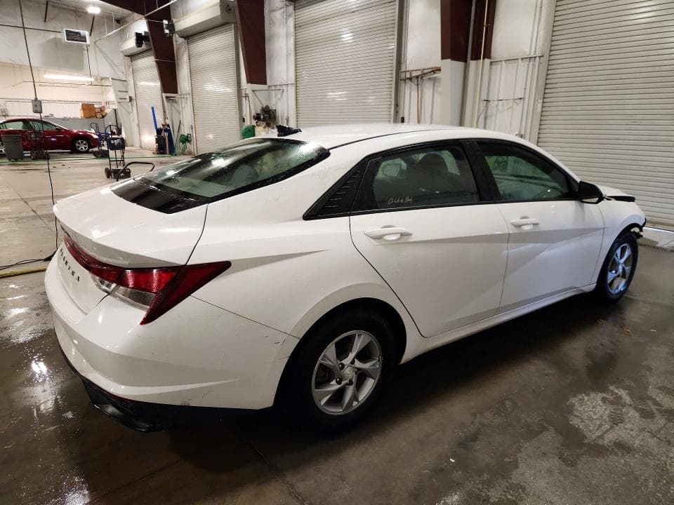 2023 HYUNDAI ELANTRA SE 3
