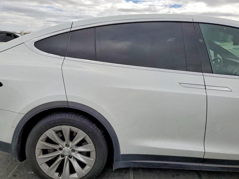 2018 TESLA MODEL X 11