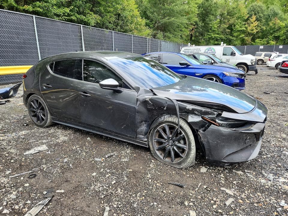 2019 MAZDA 3 PREMIUM 4