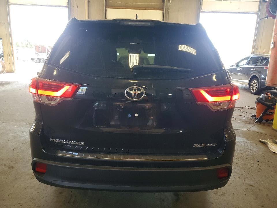 2017 TOYOTA HIGHLANDER XLE 6
