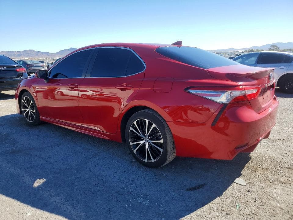 2019 TOYOTA CAMRY SE 2