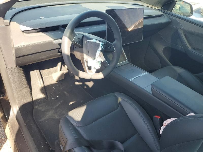 2026 TESLA MODEL Y 8