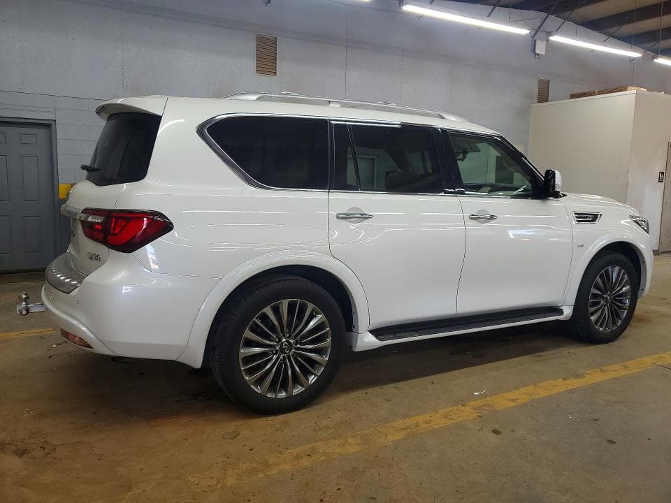 2019 INFINITI QX80 LUXE 3