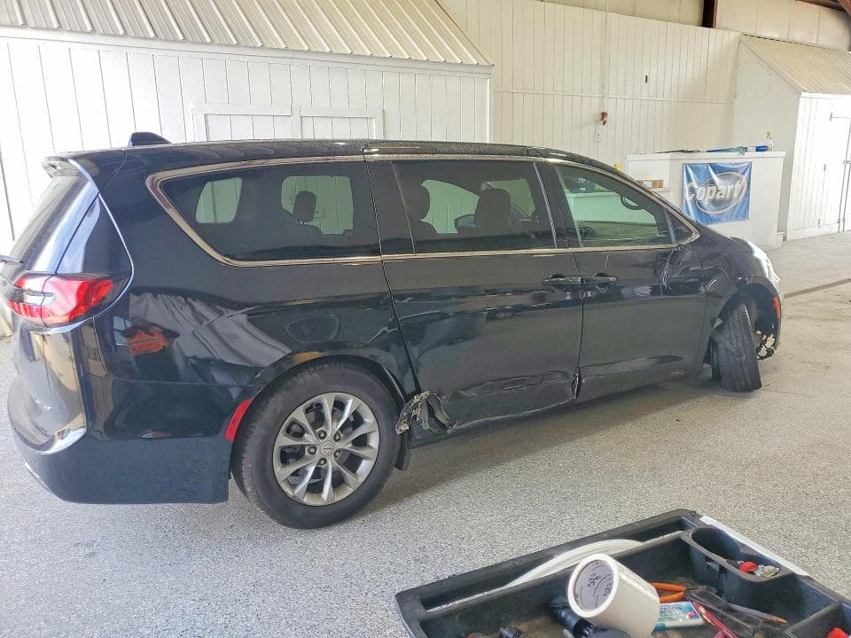 2026 CHRYSLER PACIFICA LIMITED 3