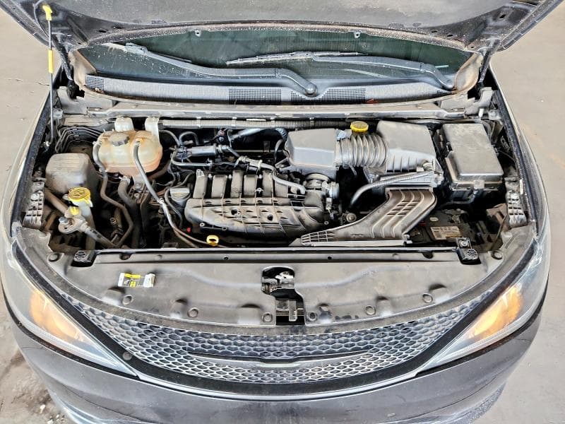 2020 CHRYSLER PACIFICA TOURING 12