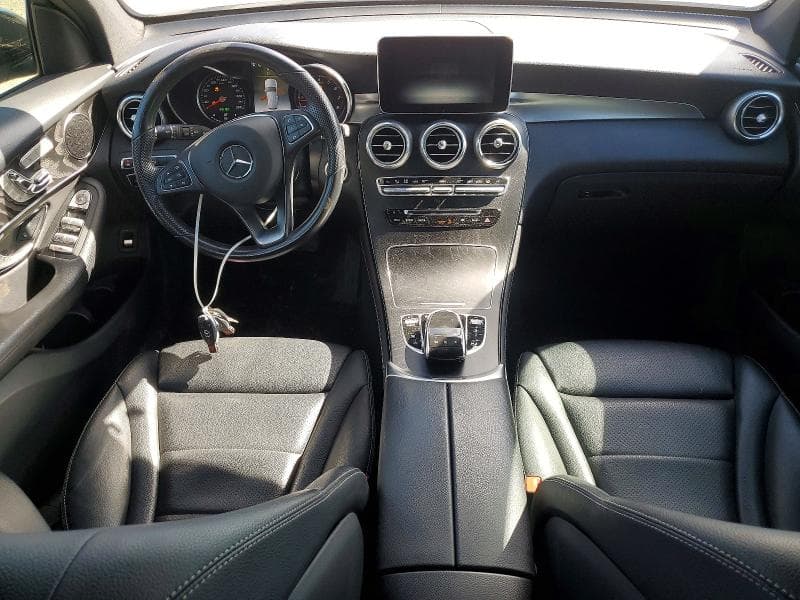 2019 MERCEDES-BENZ GLC 300 4MATIC 8