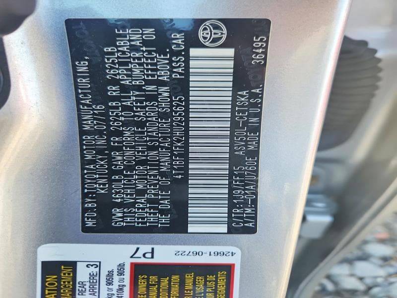 2017 TOYOTA CAMRY SE 12