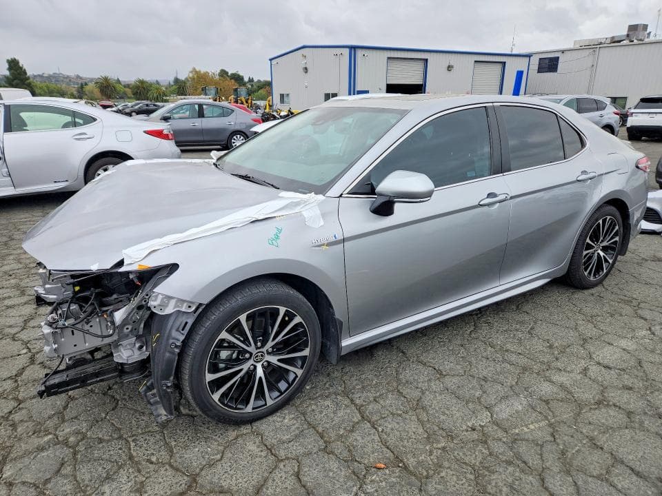 2020 TOYOTA CAMRY SE