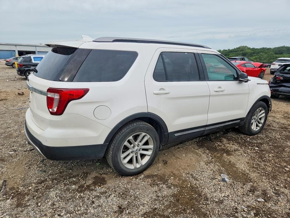 2017 FORD EXPLORER XLT 3