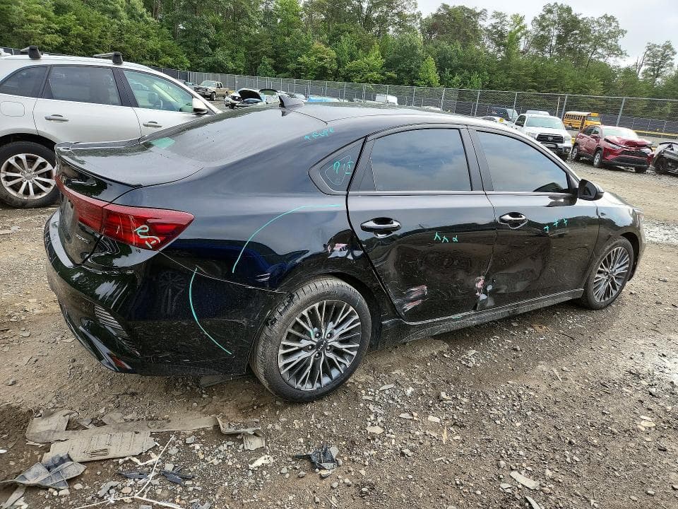 2023 KIA FORTE GT LINE 3
