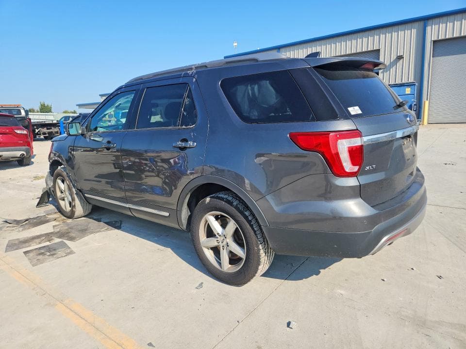 2017 FORD EXPLORER XLT 2