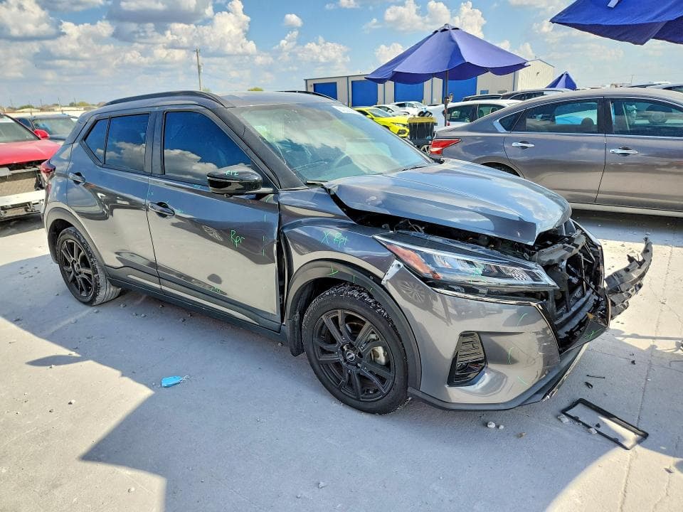 2023 NISSAN KICKS SR 4