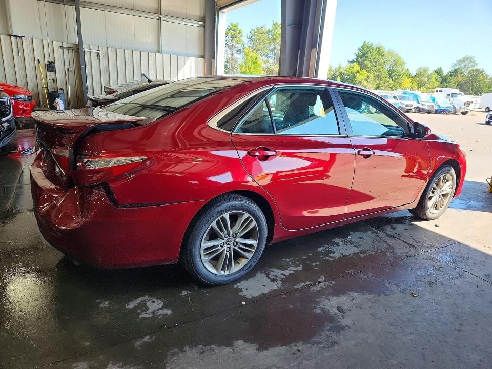 2017 TOYOTA CAMRY SE 3