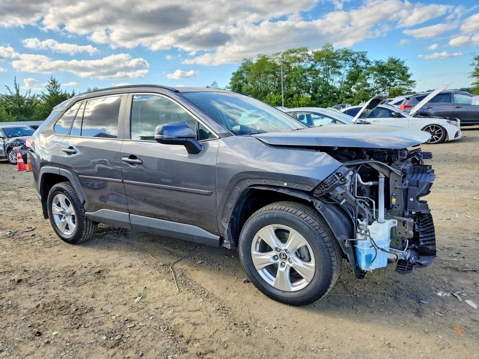 2019 TOYOTA RAV4 XLE 4