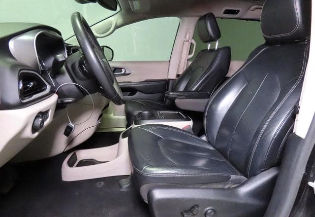 2022 CHRYSLER PACIFICA TOURING L 9