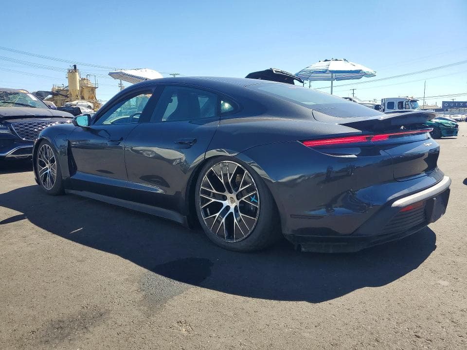 2021 PORSCHE TAYCAN 2