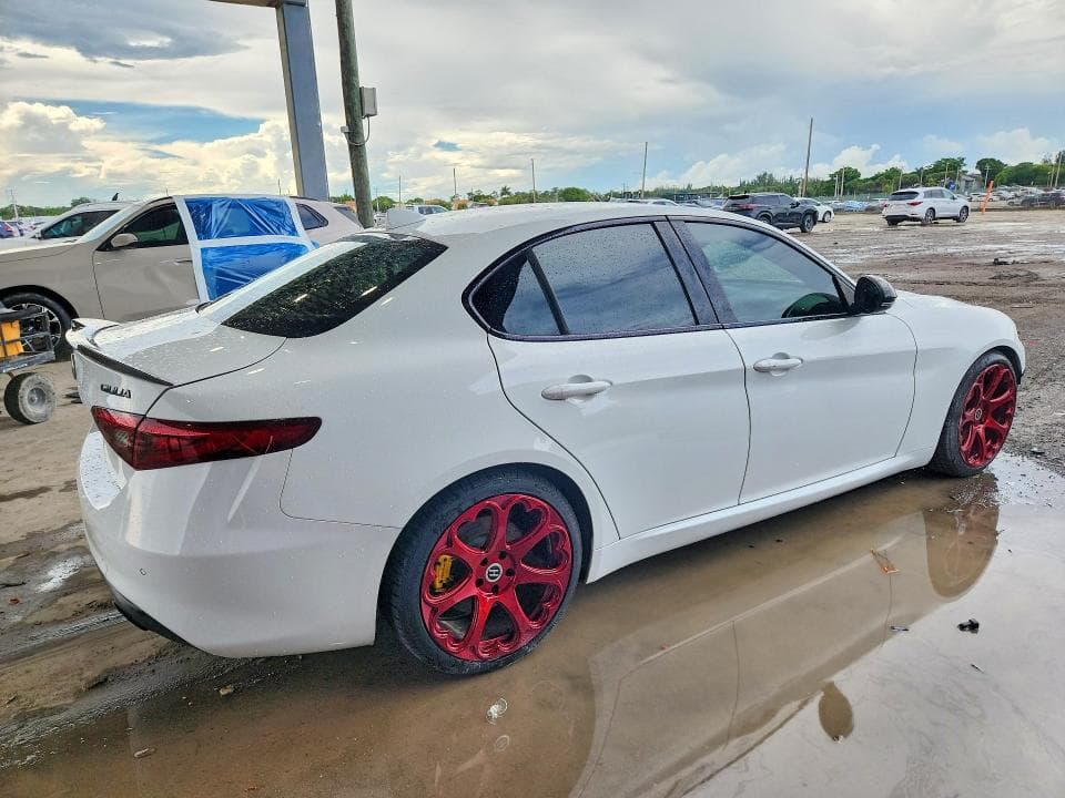2020 ALFA ROMEO GIULIA 3