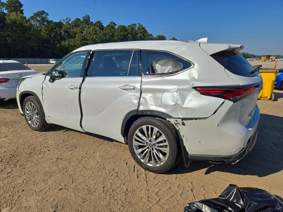 2025 TOYOTA HIGHLANDER HYBRID PLATINUM 2