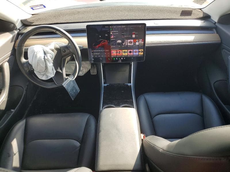 2018 TESLA MODEL 3 8