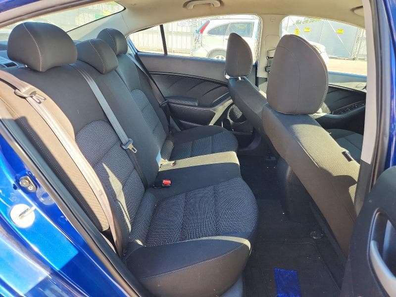2017 KIA FORTE LX 10