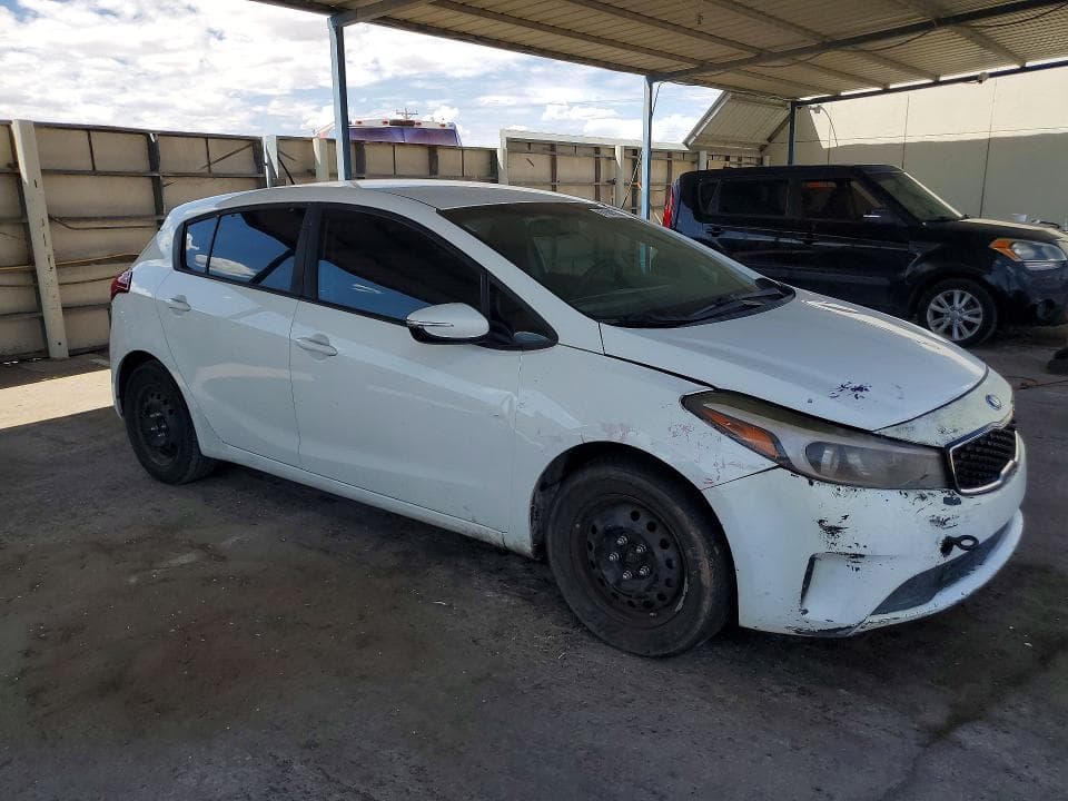 2017 KIA FORTE5 LX 4