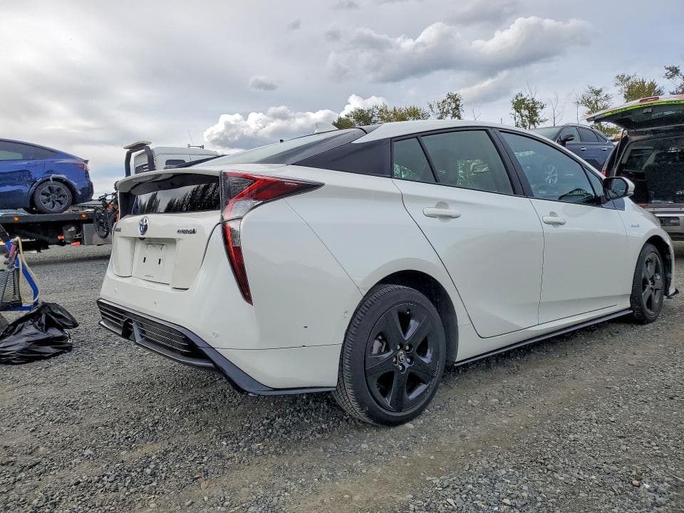 2017 TOYOTA PRIUS FOUR TOURING 3