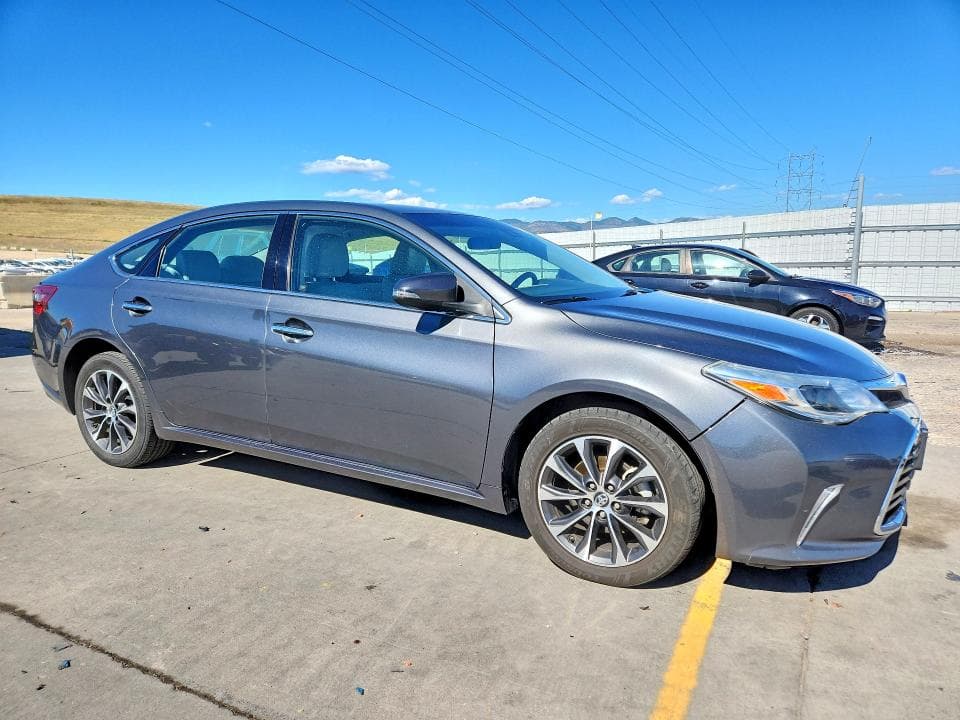 2017 TOYOTA AVALON XLE 4