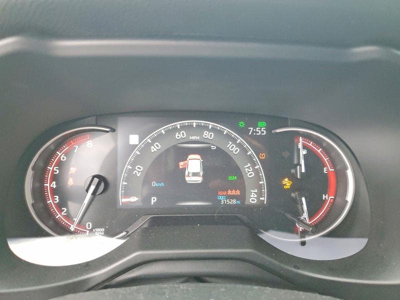 2025 TOYOTA RAV4 XLE 9