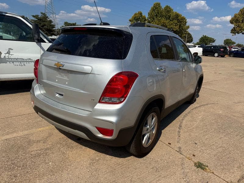 2020 CHEVROLET TRAX 1LT 4