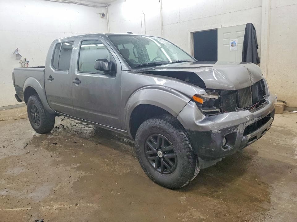 2017 NISSAN FRONTIER SV 4