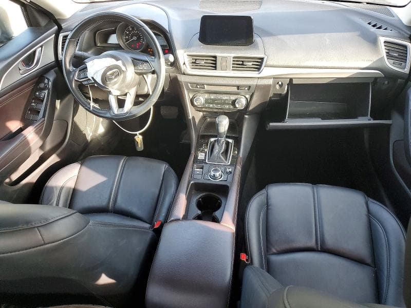 2018 MAZDA 3 TOURING 8