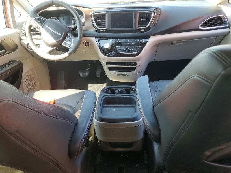2018 CHRY PACIFICA 8