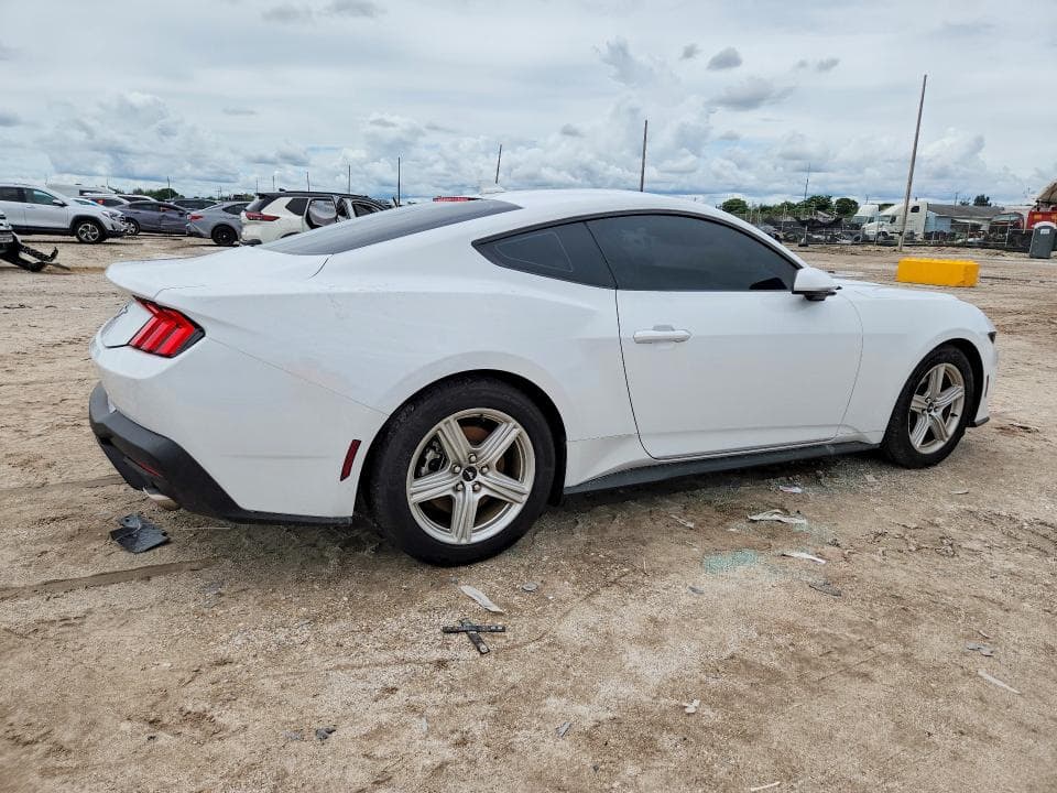 2026 FORD MUSTANG 3