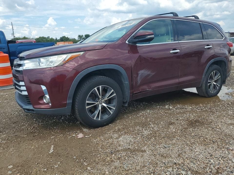 2017 TOYOTA HIGHLANDER LE PLUS - 1