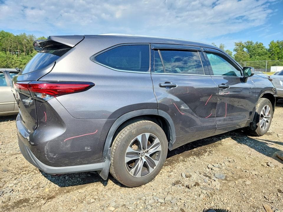 2022 TOYOTA HIGHLANDER HYBRID XLE 3