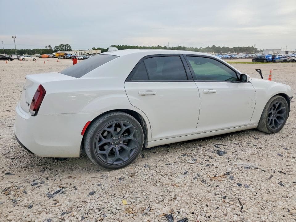 2020 CHRYSLER 300 S 3