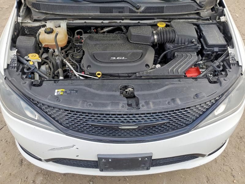2018 CHRYSLER PACIFICA TOURING L 12