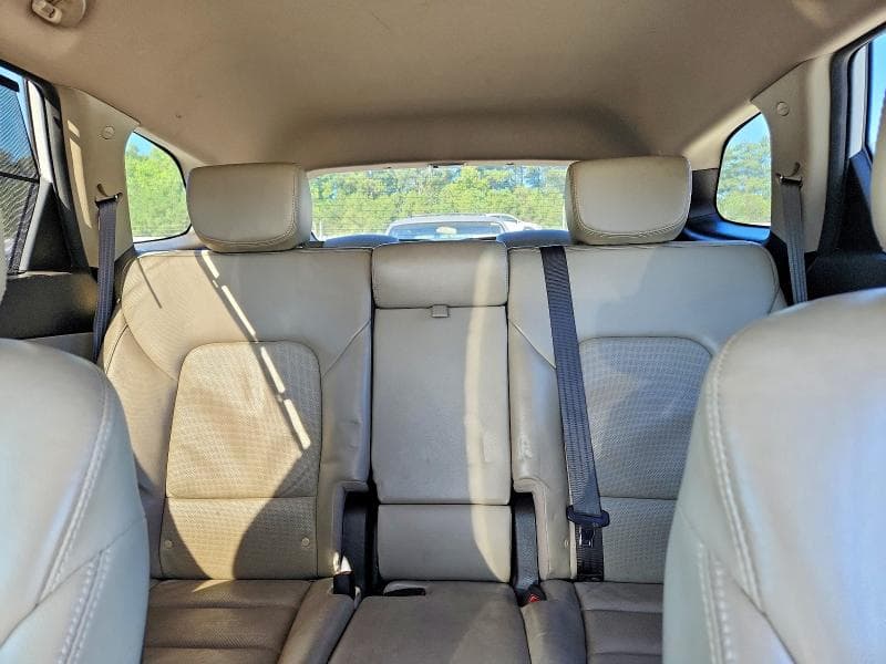 2017 HYUNDAI SANTA FE SE 10