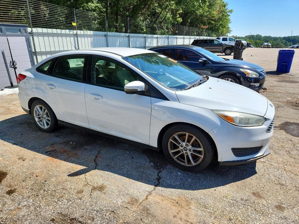 2017 FORD FOCUS SE 4