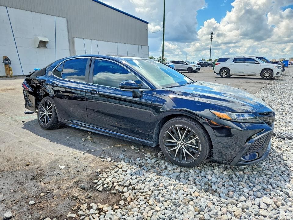 2024 TOYOTA CAMRY SE 4