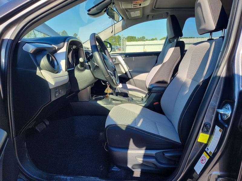 2017 TOYOTA RAV4 XLE 7