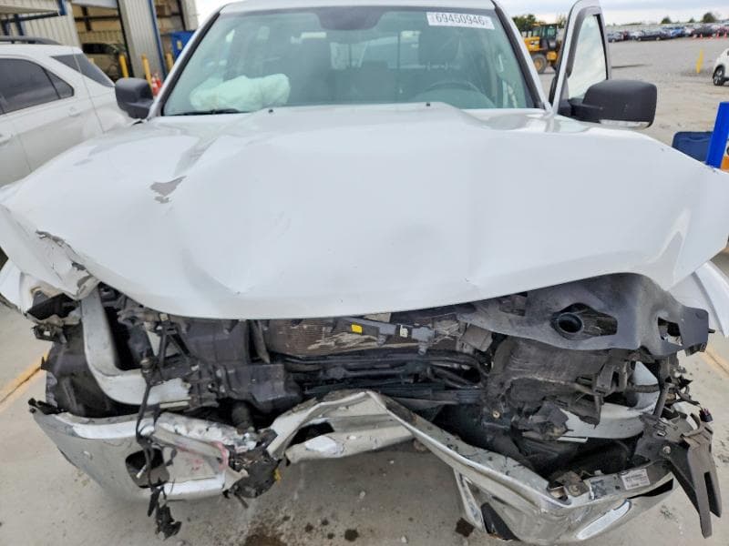 2019 RAM 1500 CLASSIC SLT 11