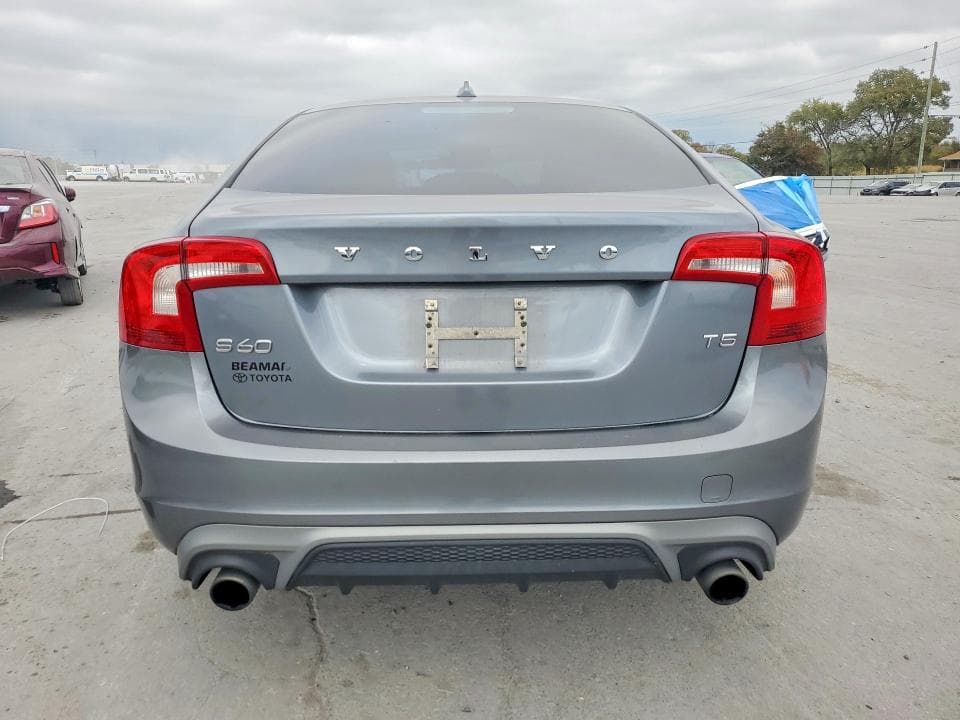 2017 VOLVO S60 6