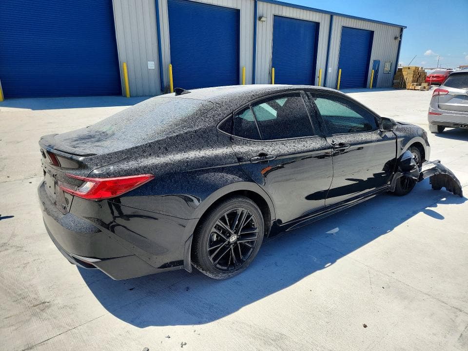 2025 TOYOTA CAMRY SE 3