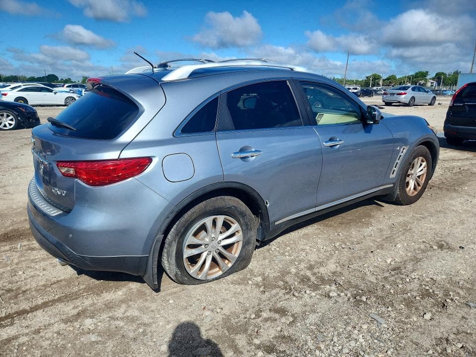 2017 INFINITI QX70 BASE 3
